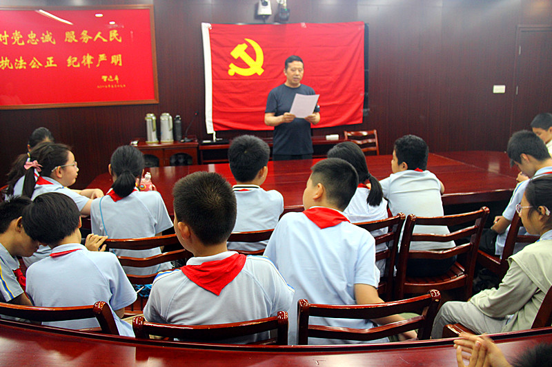 玄武湖街道关工委联合开展迎“七?一”党史知识宣讲活动(3).jpg