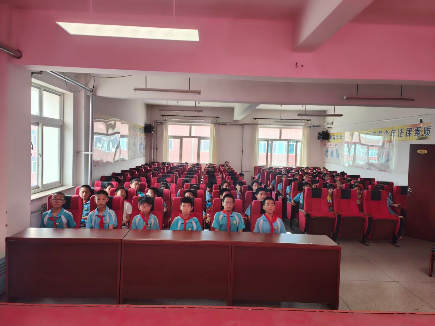 马蹄营子学校“拒绝校园欺凌，守护少年净土”防欺凌专题讲座活动照片2_副本.jpg