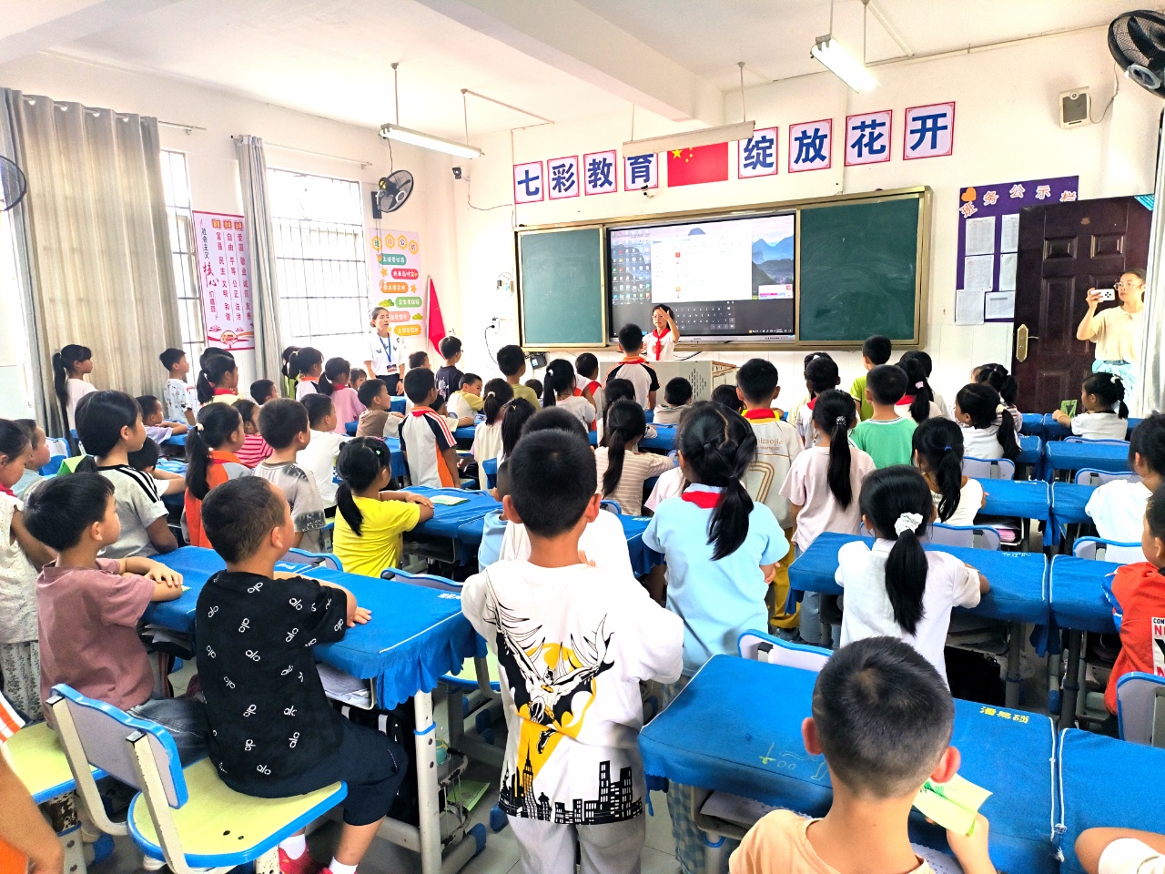 1782958777973050.jpg 佳荣幼儿参观小学活动_edit_314354342158802.jpg