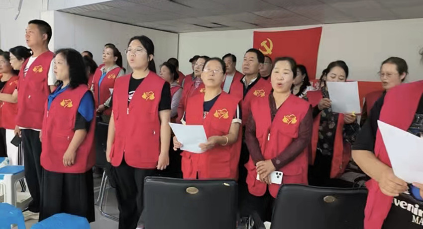 1783063366321907.jpg 城区街道星海社区关工委携手阳光之家志愿者党支部开展七一庆祝活动照片7_副本.jpg