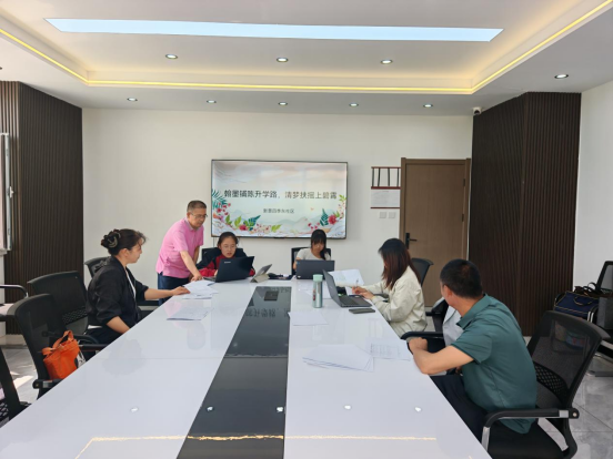 1783301410319980.png 西城街道新景四季东社区“翰墨铺陈升学路,清梦扶摇上碧霄”助考活动照片1.png
