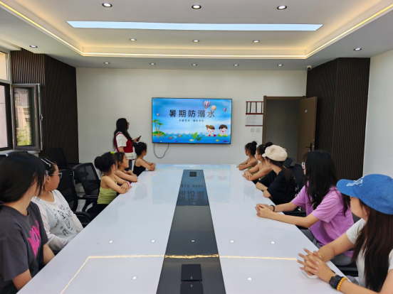 1784510696635252.png 西城街道新景四季东社区关工委“筑牢暑期安全防线,守护少年平安一夏”安全教育系列活动照片2.png