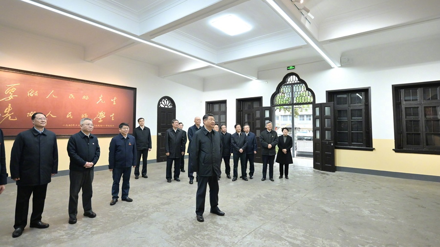 习近平考察湖南第一师范学院：学校的办学宗旨要引导学生立志报国