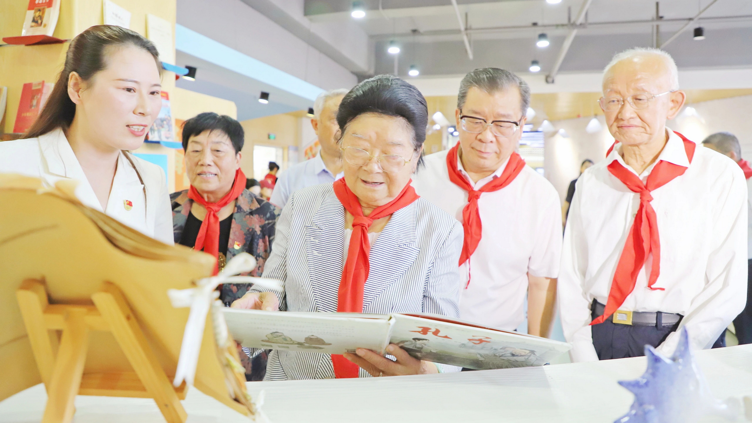中国关工委主任顾秀莲调研安徽省亳州市关工委工作