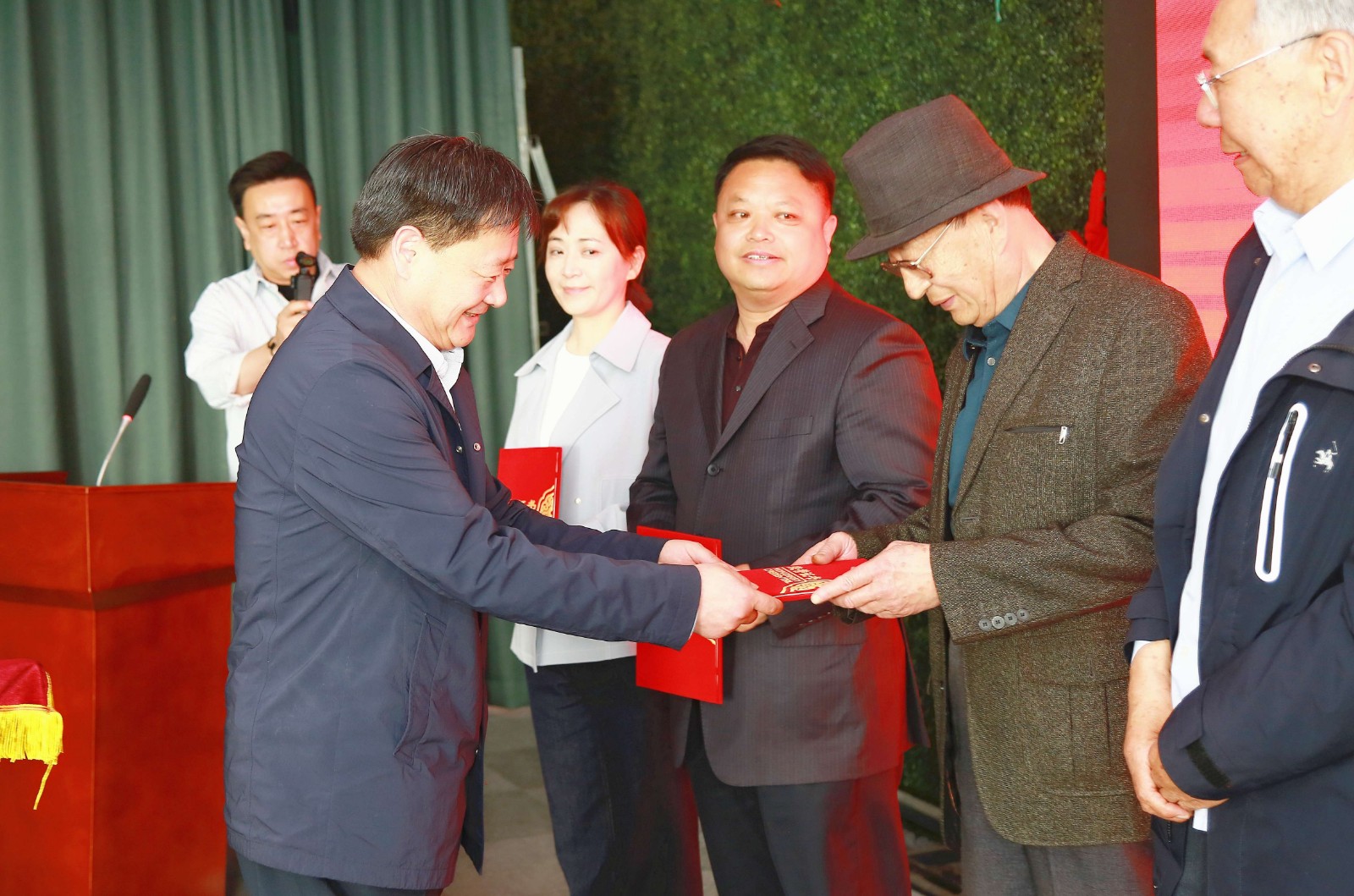 微信图片_20250415150043.jpg