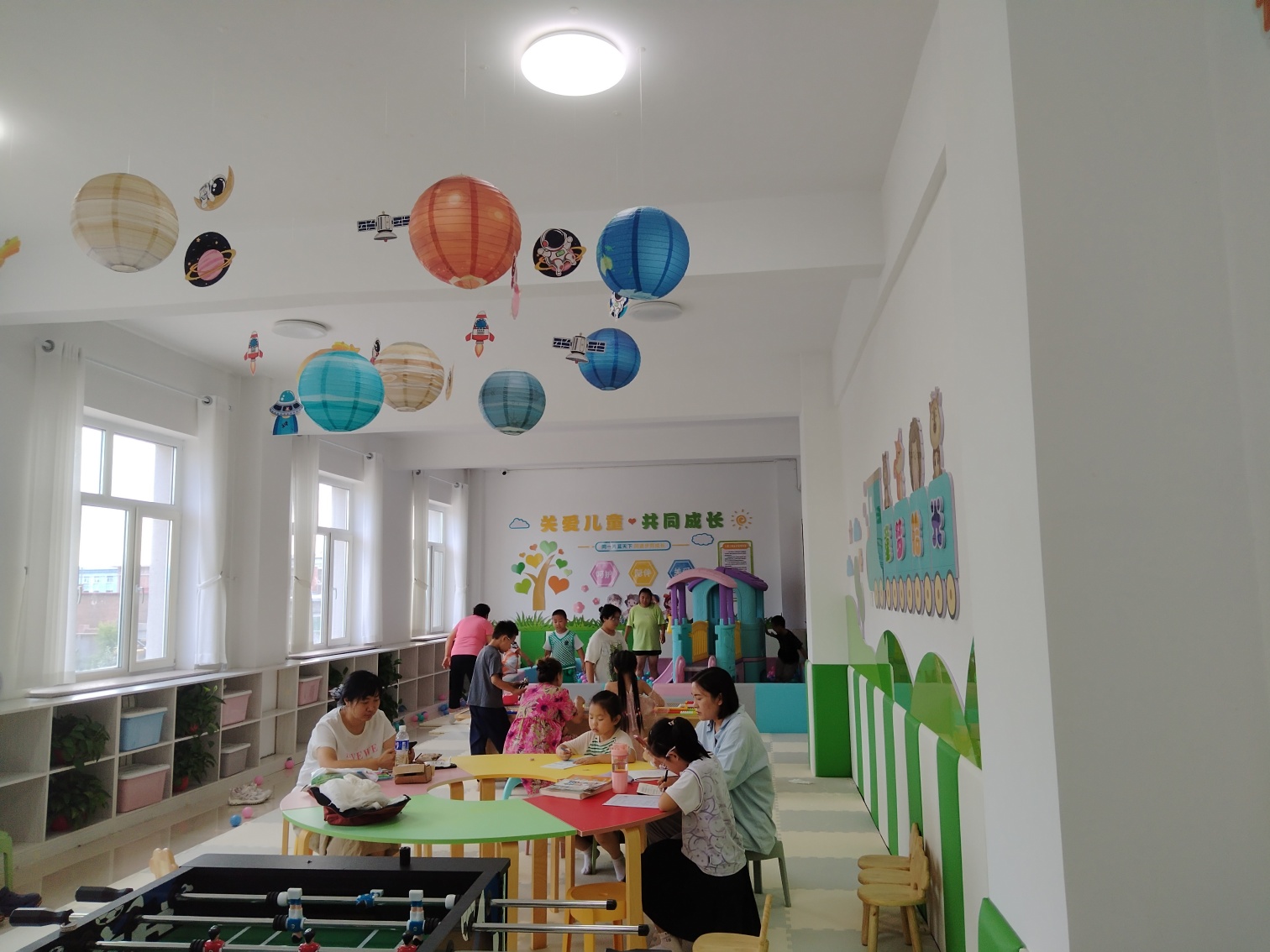 萌宠缩影藏童趣 巧手生花润童心——内蒙古自治区赤峰市元宝山区西城街道如意东社区关工委开展青少年儿童创作活动