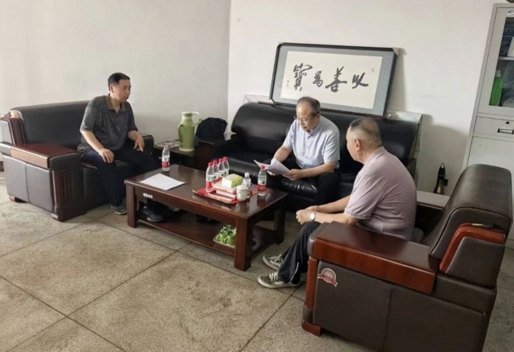 辽宁省抚顺市委常委、组织部部长张斌调研市关工委工作