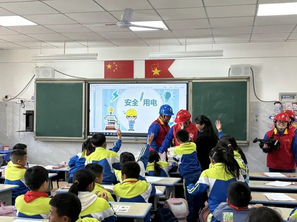 四川省宁南县关工委联合国网宁南县供电公司开展安全用电知识进校园活动