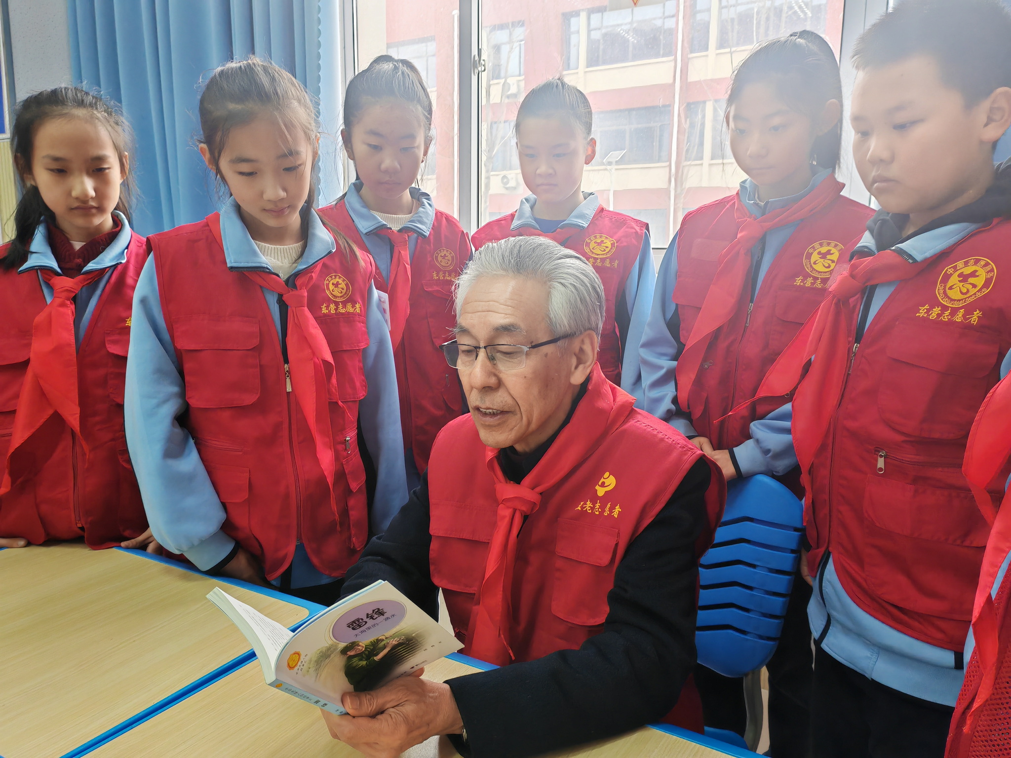 山东省东营市东营区关工委举办“把雷锋精神代代传承下去”主题宣讲活动