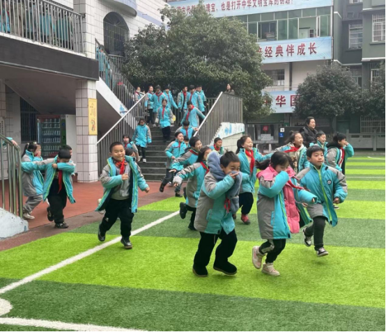 湖南省吉首市第一小学关工委：以练驻防，防范未“燃”