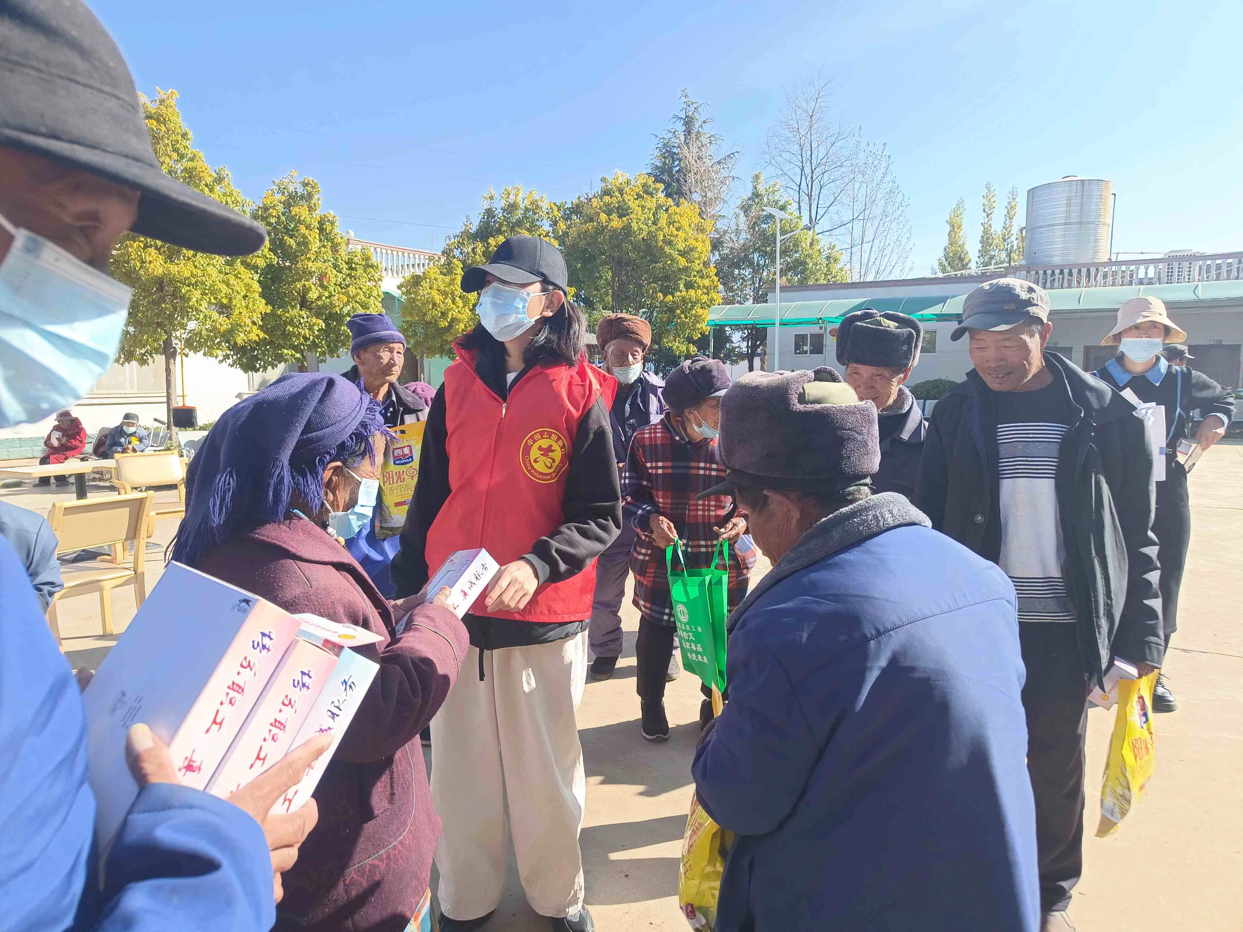 以小爱之举，暖夕阳之寂——四川省凉山州盐源县关工委到敬老院开展关爱慰问活动