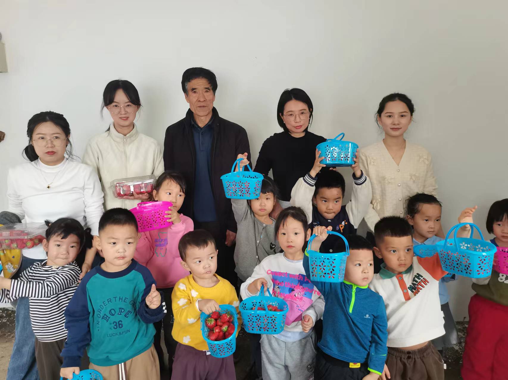 长白山池南区关工委：走进自然 采摘研学