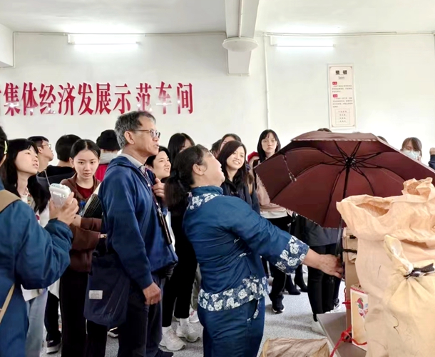 香港循道中学到湖南湘西州保靖县开展“视野拓展实践教育”服务活动