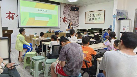 成都市金牛区营门口街道关工委开展帮扶高龄老人志愿服务之沟通技巧培训活动