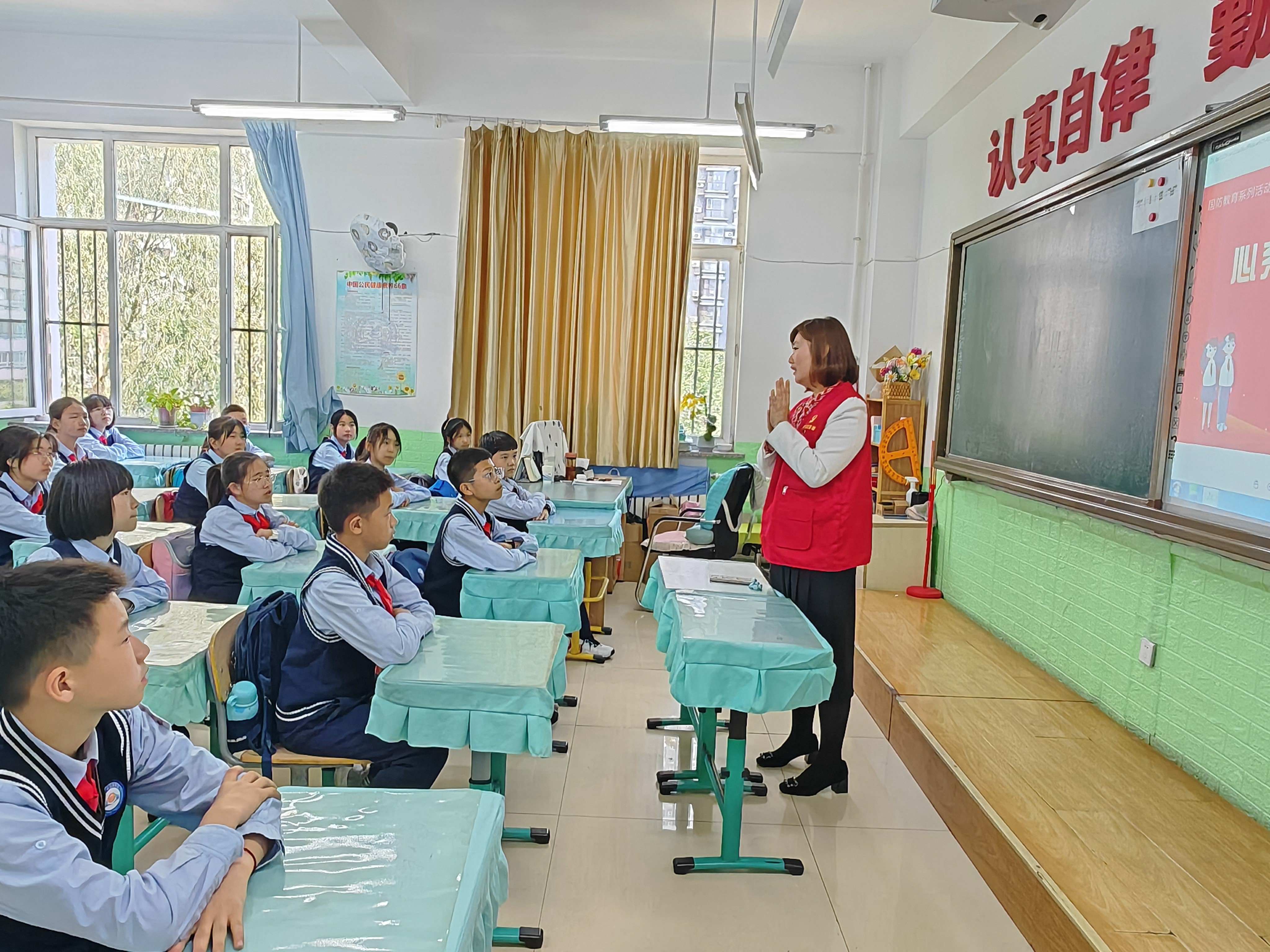 心系国防  有你有我——辽宁省沈阳市沈阳市皇姑区华山街道白楼社区党委、关工委联合辖区昆山二校共同举行国防教育讲座