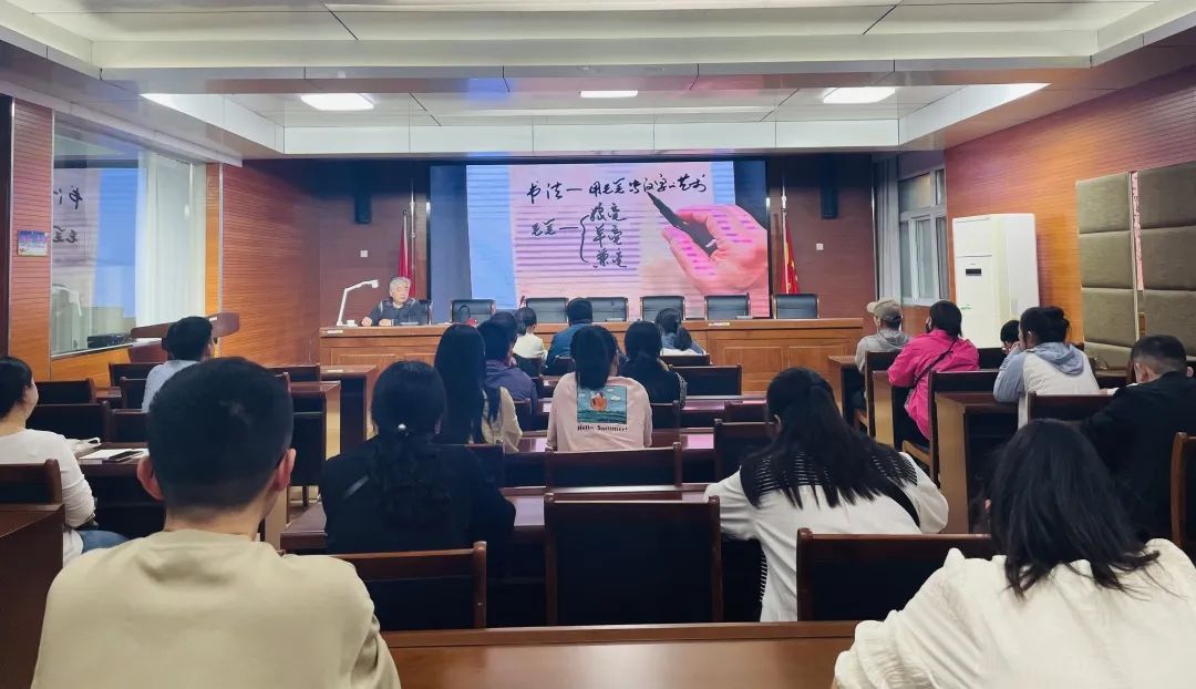 丰县关工委老党员书画工作室为青年夜校“充电赋能”