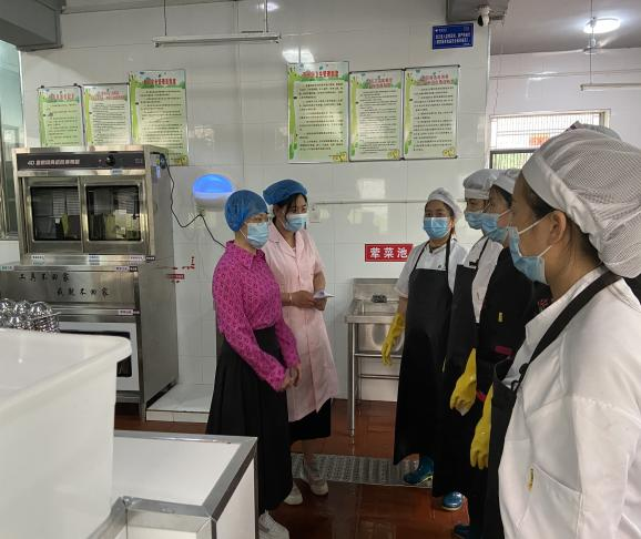 抚州市崇仁县幼儿园关工委开展食品安全应急演练活动