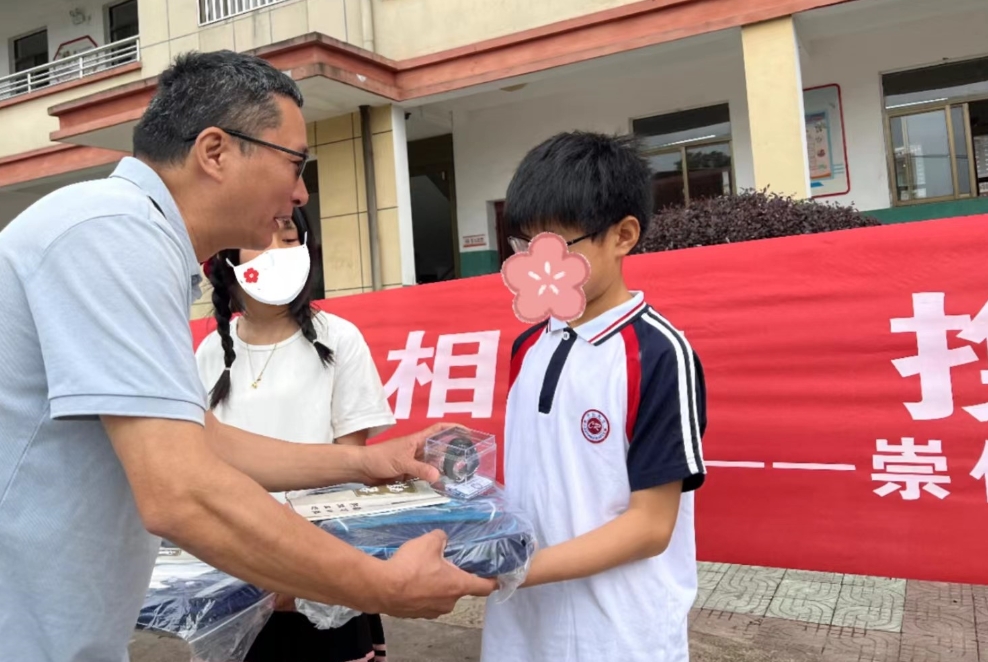 江西抚州崇仁：慰问特殊儿童、留守儿童