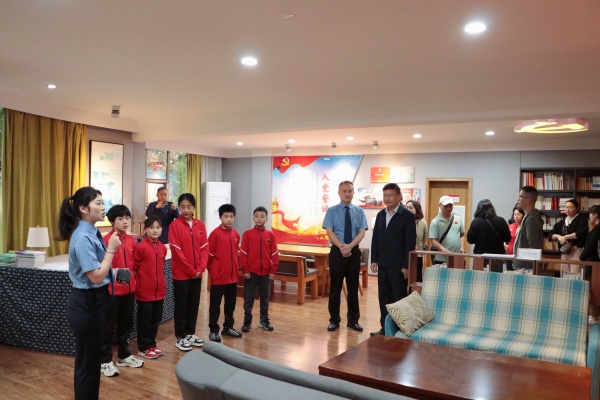 让青春与法“零距离”——湘西州古丈县检察院举办“检教同行，共护成长”检察开放日活动