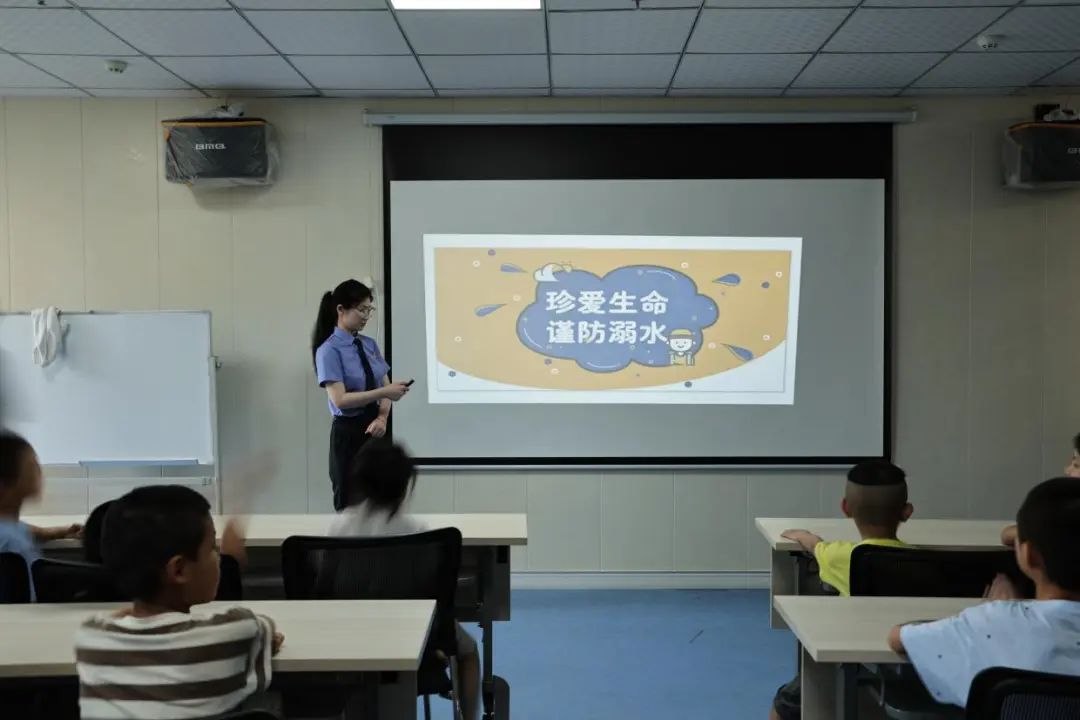 江西抚州崇仁:“刘莹姐姐”走进福利院