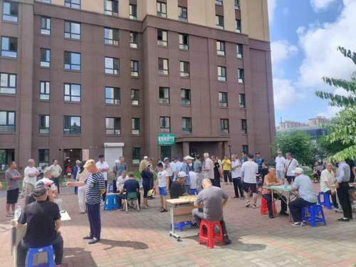 黑龙江省牡丹江市阳明区盛世华庭社区关工小组举办首届盛世华庭杯象棋大赛
