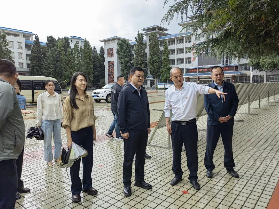 四川省凉山州人大常委会到盐源县开展“强化司法保护推动构建预防性侵未成年人犯罪共治格局”课题调研