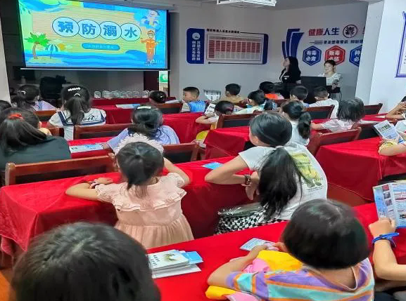 贵州省贵阳市乌当区龙广路街道龙广社区关工委： 学校放假 社区带娃