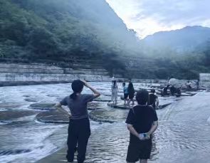四川省凉山州甘洛县田坝镇关工委开展防溺水宣传教育活动