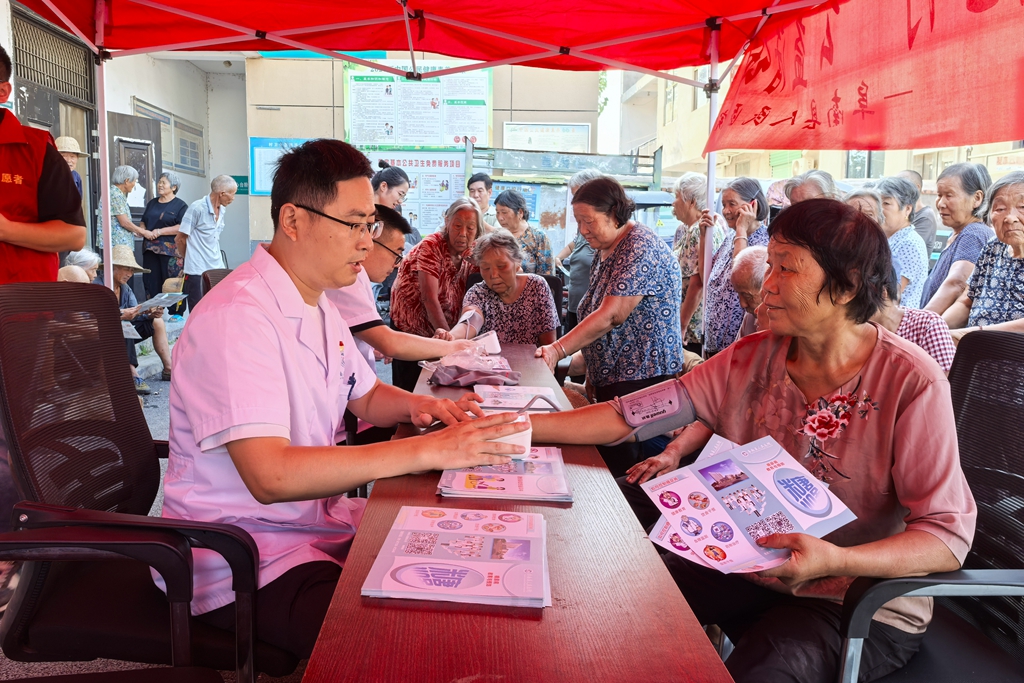 安徽省阜阳市阜南县段郢乡关工委联合县医院开展安全用药科普宣传活动