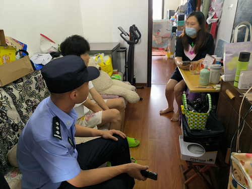 黑龙江省牡丹江市阳明公安分局开展“警民携手传爱心”扶困助学活动
