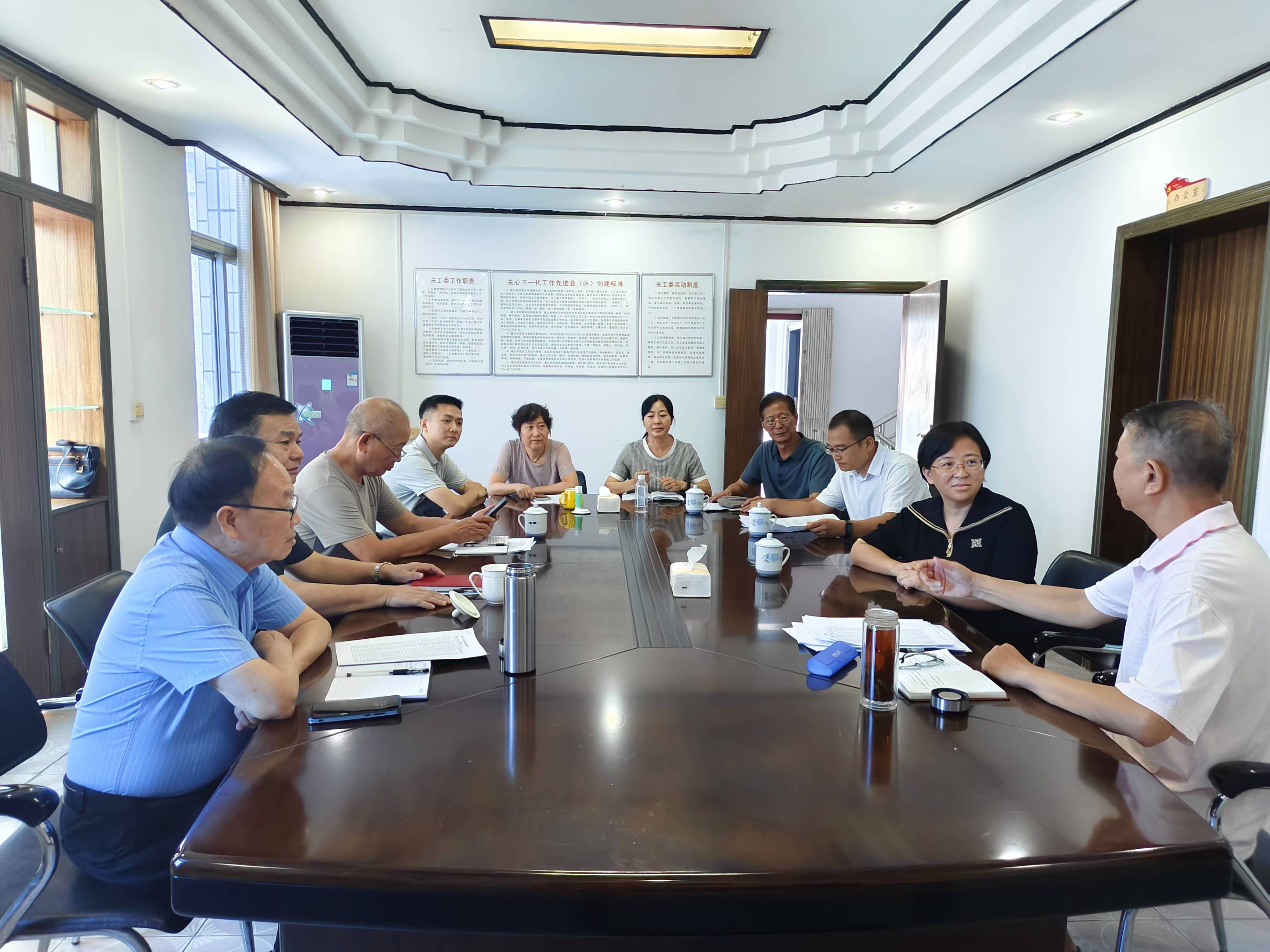 赣州市于都县委副书记李高华到县关工委调研指导工作