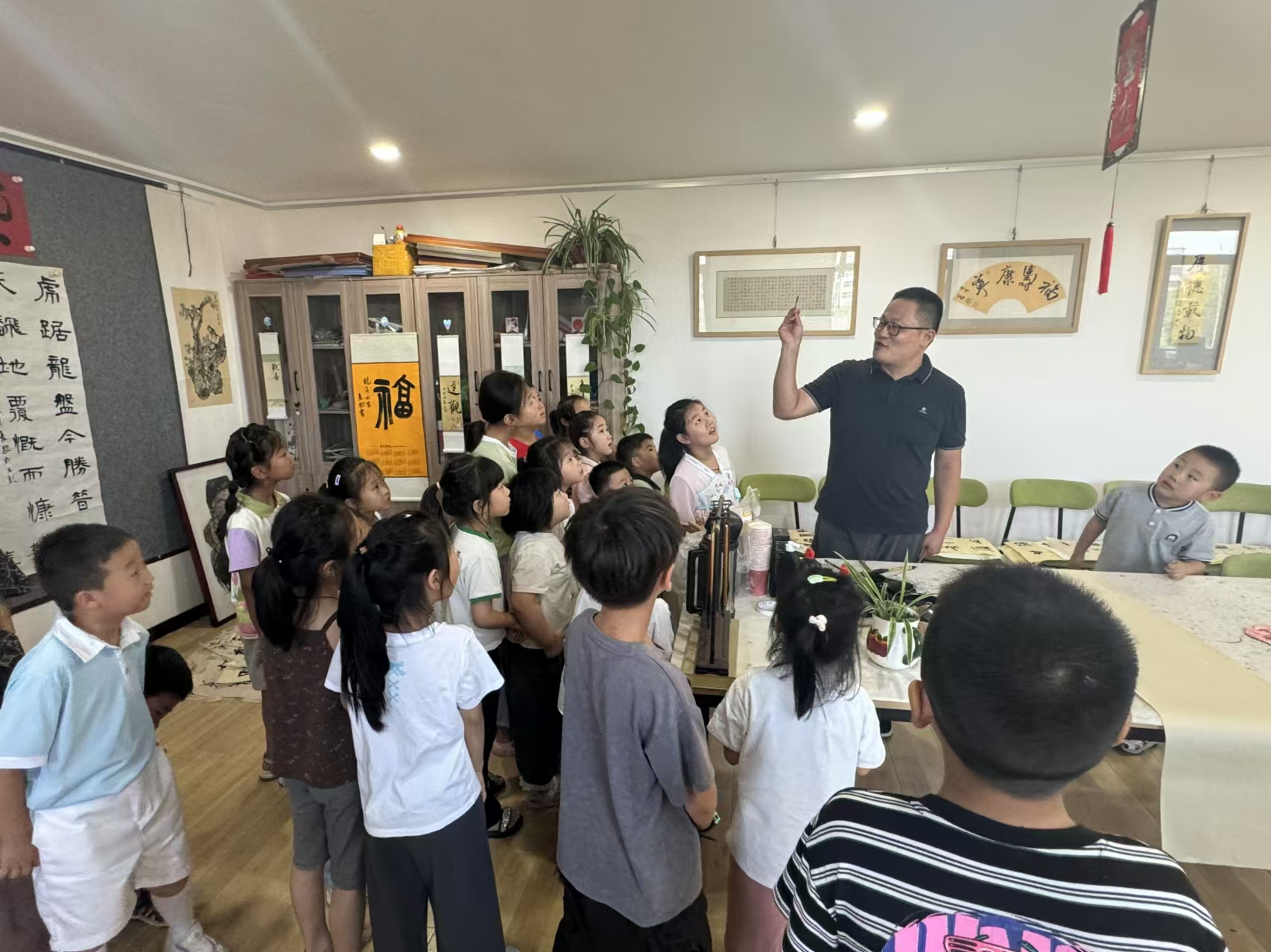 徐州经开区徐庄镇土楼村关工委开展“翰墨飘香 笔韵传承”书法作品展览活动
