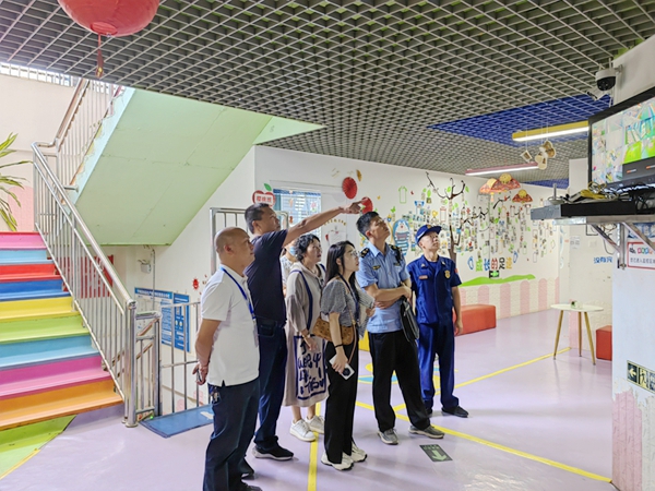 四川省凉山州宁南县消防救援大队关工委联合多部门深入辖区幼儿园开展消防安全检查