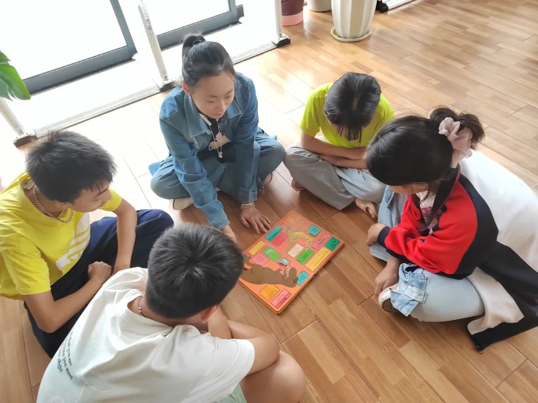 江西抚州崇仁县图书馆关工委举办恐龙探险之旅活动