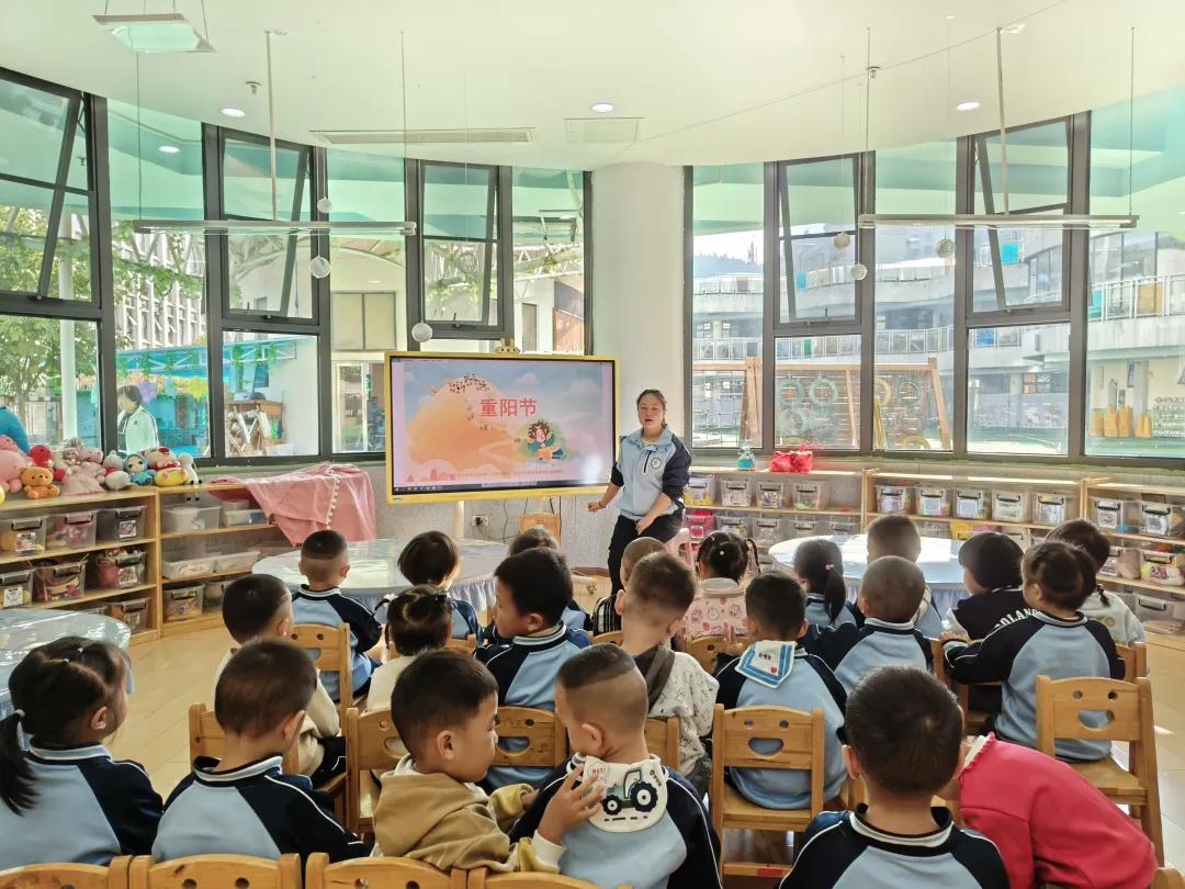 孝润童心  重阳爱暖——福泉市第三幼儿园关工委开展庆重阳节活动