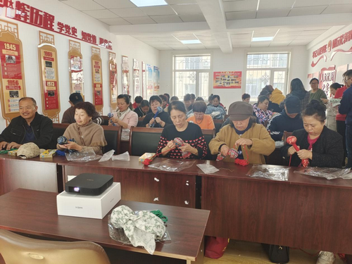 黑龙江省牡丹江市阳明区恒丰社区关工小组开展“艾”暖人心  “锤”定幸福主题活动