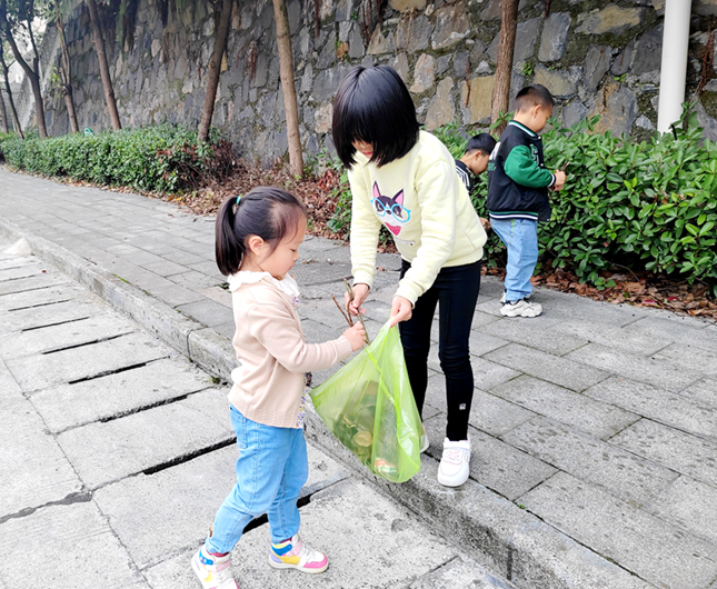 湖南省湘西土家族苗族自治州保靖沃土农村综合发展协会关工委留守儿童关爱项目：学习垃圾分类，共建美好家园