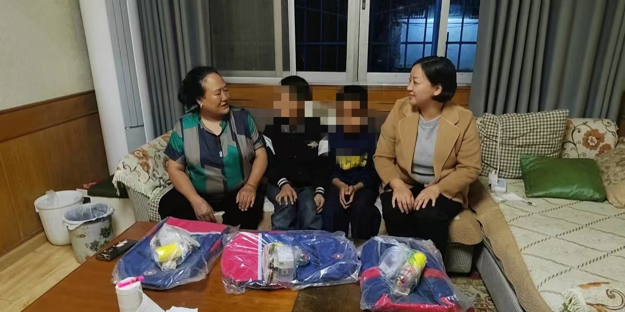 四川省凉山州甘洛县开展结对留守儿童关爱服务行动