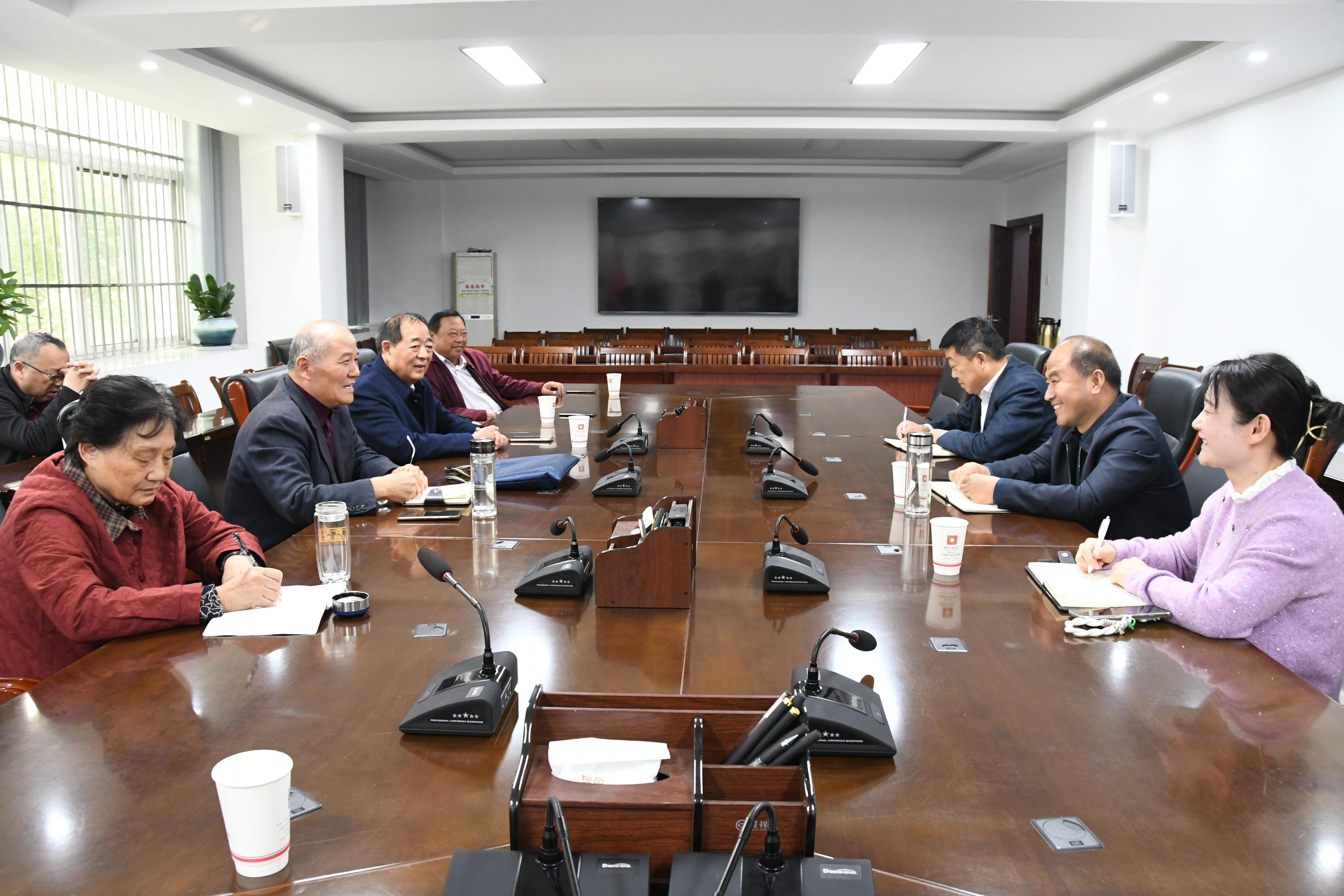 安徽省阜阳市阜南县关工委到县教育局开展调研座谈