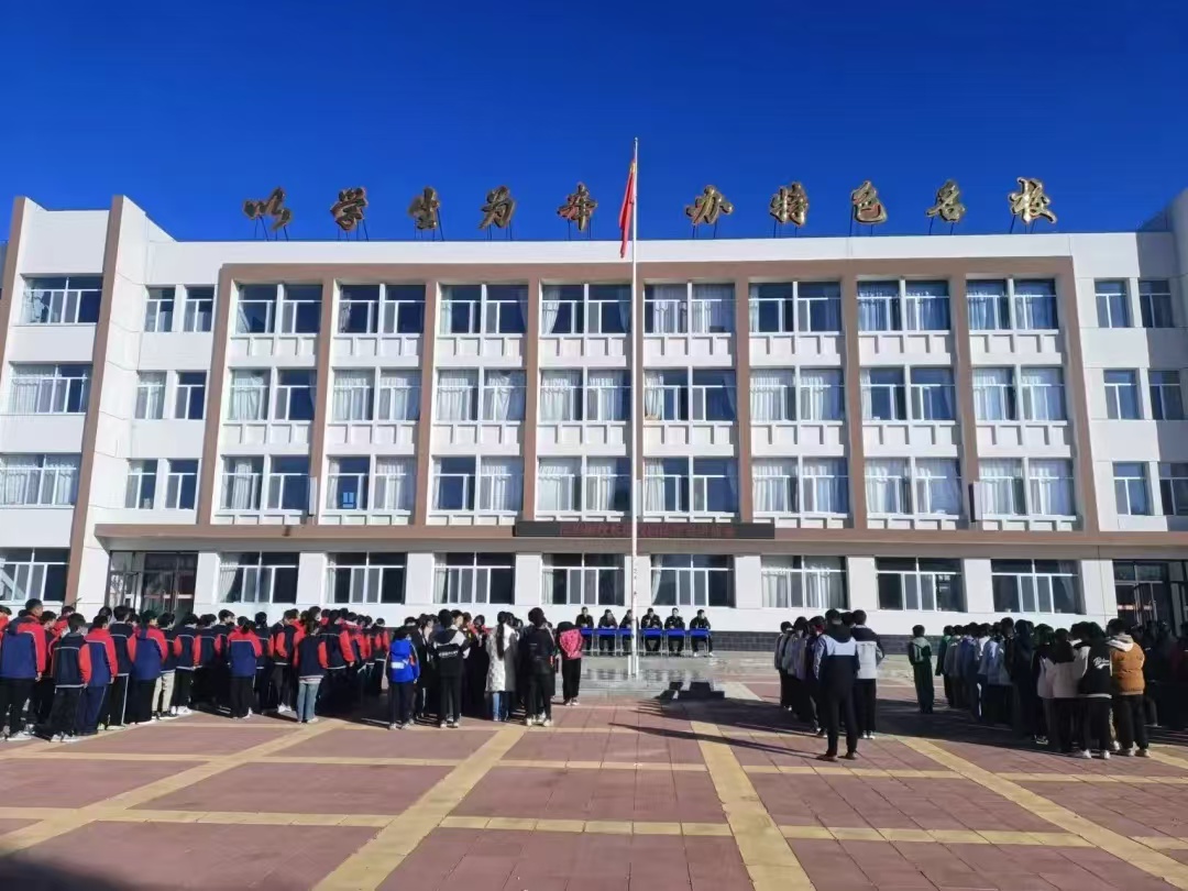 内蒙古自治区赤峰市翁牛特旗五分地中学关工委开展“法治宣传进校园”活动