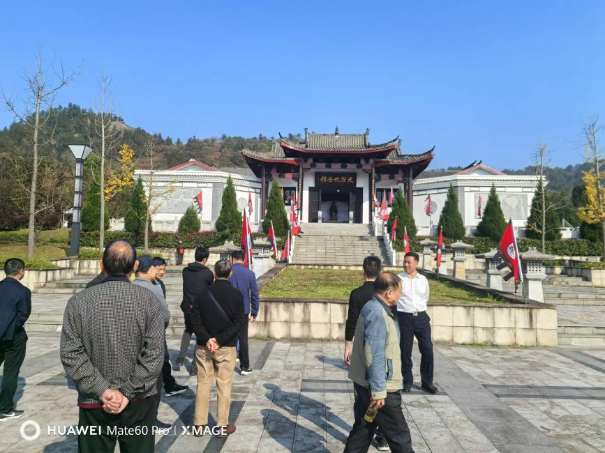 安徽省六安市舒城县农业农村局组织“五老”人员观摩和美乡村建设