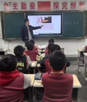 江苏省徐州市铜山区汉王镇虎腰小学关工委开展‘’心存宽容，与爱同行”心理健康主题教育活动