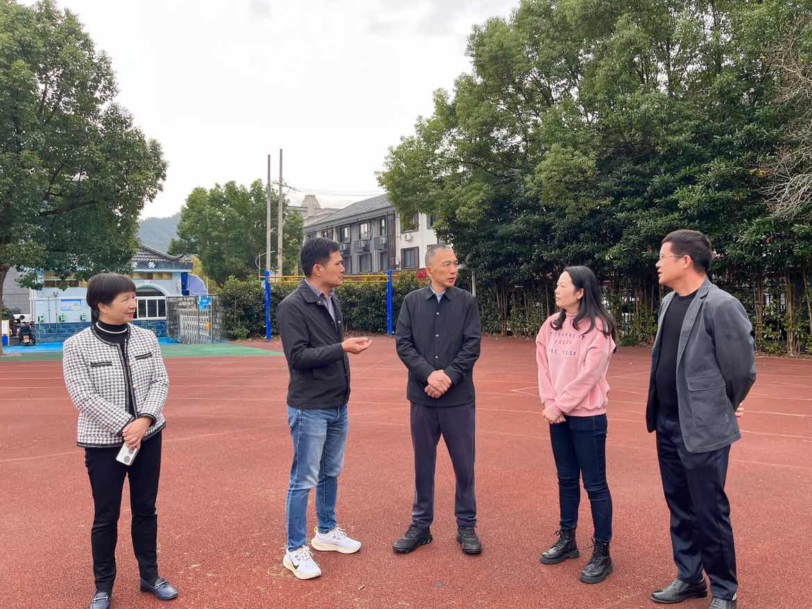 浙江省宁波市奉化区关工委主任卓奇荣调研校外教育基地建设