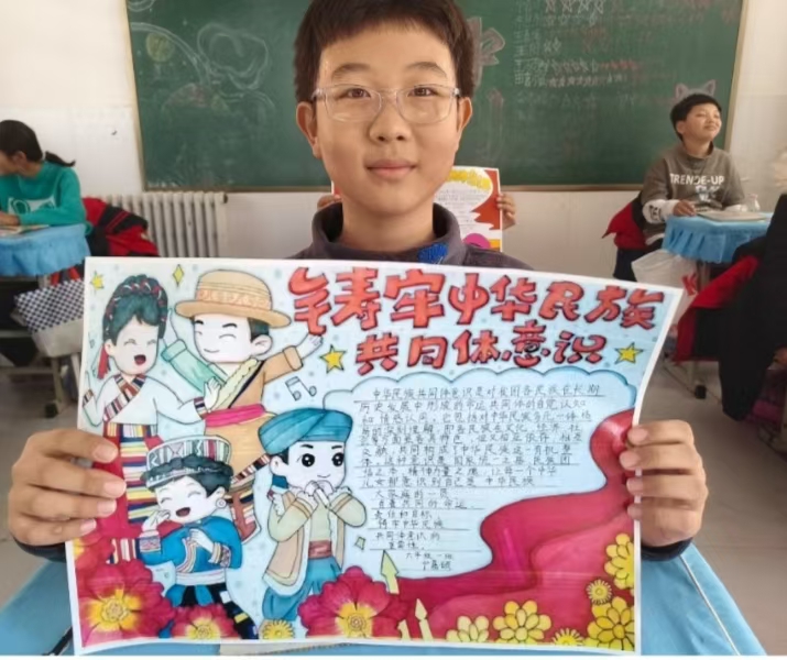 内蒙古自治区赤峰市翁牛特旗二牌子小学关工委举行“热爱祖国 童心飞扬”书画手工作品展活动