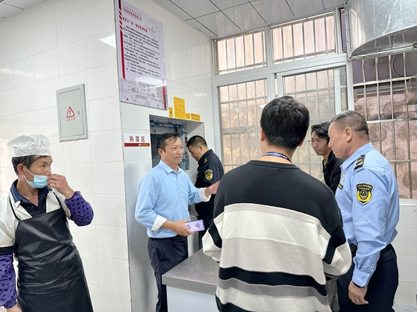 四川省凉山州宁南县市场监管局关工委开展特种设备安全检查 拧紧校园“安全阀”