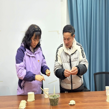 安徽省合肥市包河区义城街道关工委开展饺香四溢迎冬至，党群连心庆团圆活动