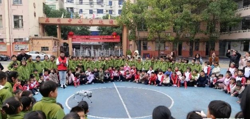 江西抚州崇仁县科协关工委开展“科普进校园 共筑科技梦”活动
