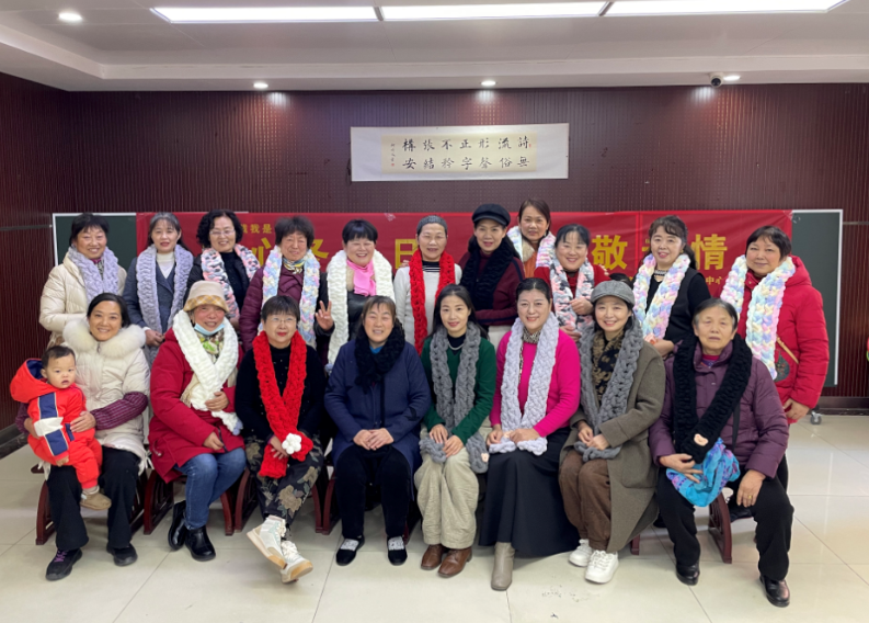 安徽省合肥市烟墩街道欣园社区关工委开展“暖心冬至日 浓浓敬老情”活动