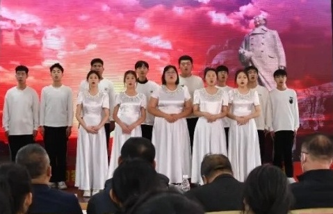 辽宁省锦州市凌海市职业教育中心关工委举办纪念毛泽东诞辰131周年诗词朗诵会
