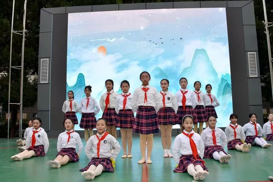 读书伴我成长_四川省凉山州甘洛县城关小学校关工委